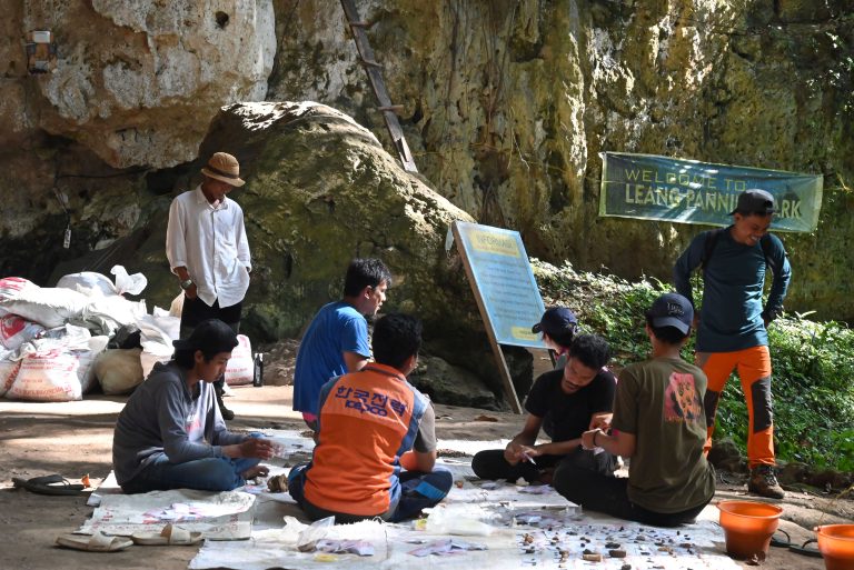 Cerita Dibalik Penemuan Perkakas Batu di Leang Panninge